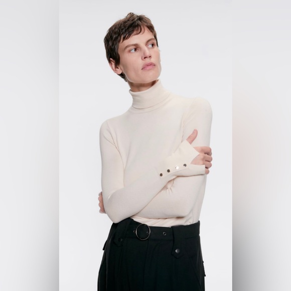 Zara Sweaters - Zara Cream Long Sleeve Turtleneck knit top